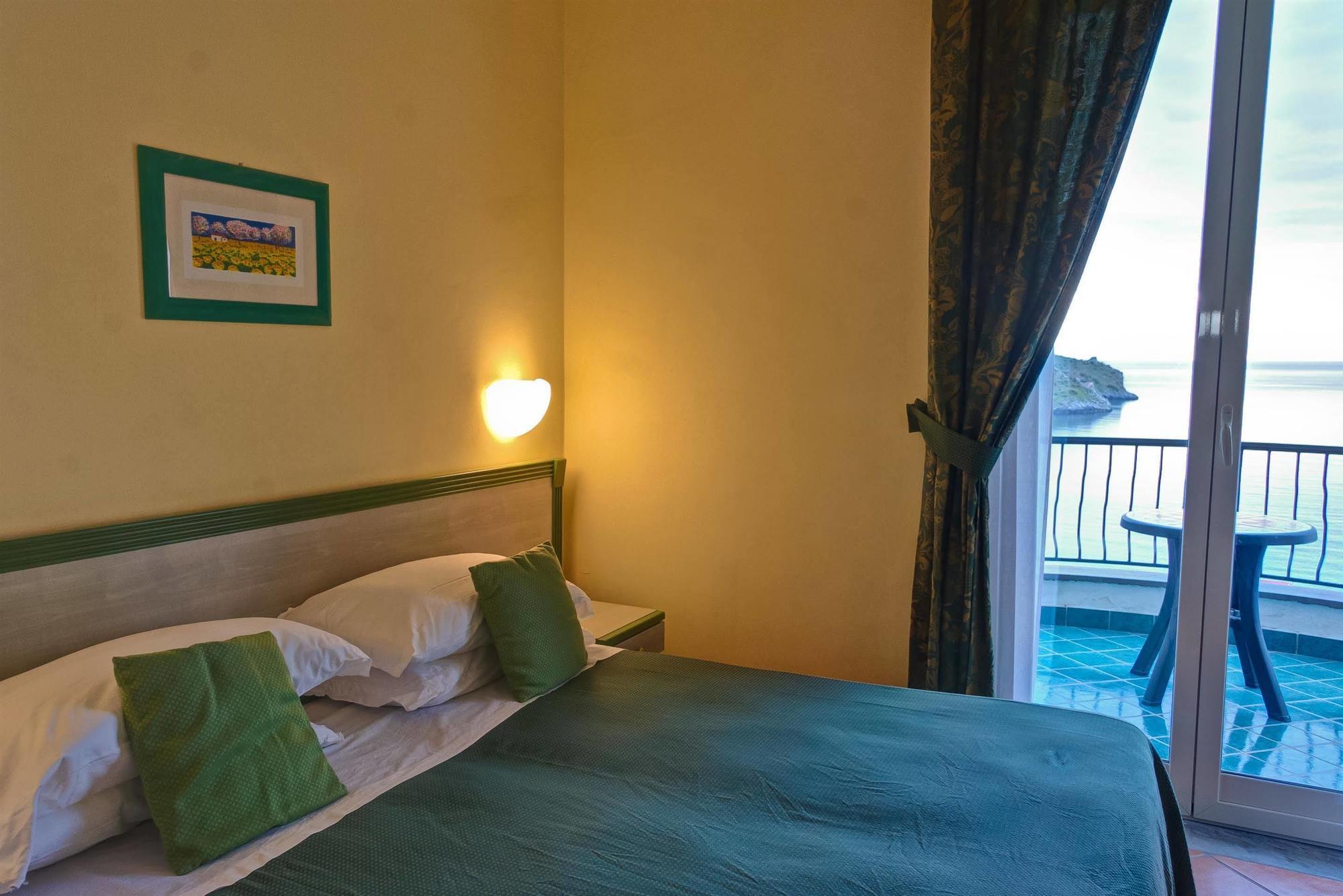 פאלינורו Best Western Hotel La Conchiglia מראה חיצוני תמונה